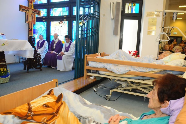 Abp Marek Jędraszewski w Domu Hospicyjnym św. Łazarza