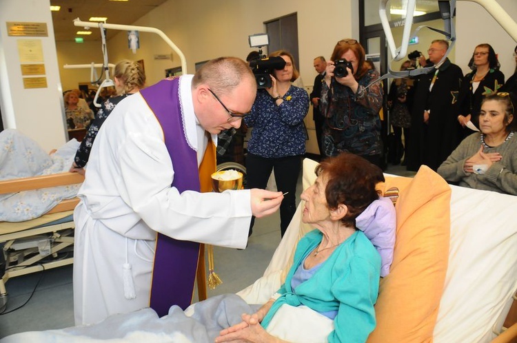 Abp Marek Jędraszewski w Domu Hospicyjnym św. Łazarza