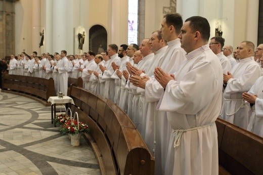 Nowo ustanowieni Nadzwyczajni Szafarze Komunii Świętej