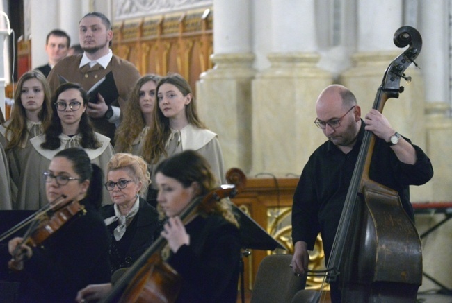 Koncert pasyjny w radomskiej katedrze