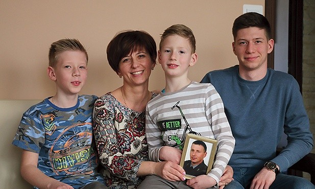 – Moim pragnieniem jest, aby Mariusz żył w naszych sercach, zwłaszcza w sercach dzieci – mówi Jola Mędoń.