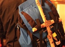 Z krzyżem, plecakiem i latarką wyrusza coraz więcej osób.