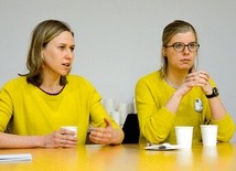 Magda (z lewej) i Inez dzieliły się swoim doświadczeniem i odpowiadały na pytania społeczników z „Zupy w Opolu”.