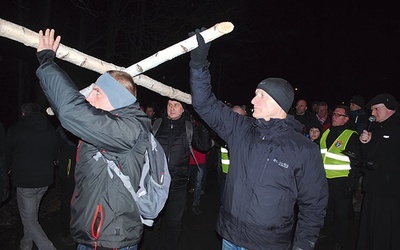 Każdy mógł wziąć na ramiona krzyż.