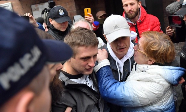 Odsiedział 18 lat. Według prokuratury, jest niewinny. Wyszedł z więzienia