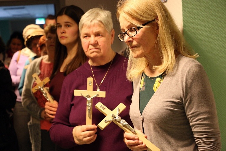 Poświęcenie krzyży w Szpitalu im. T. Marciniaka