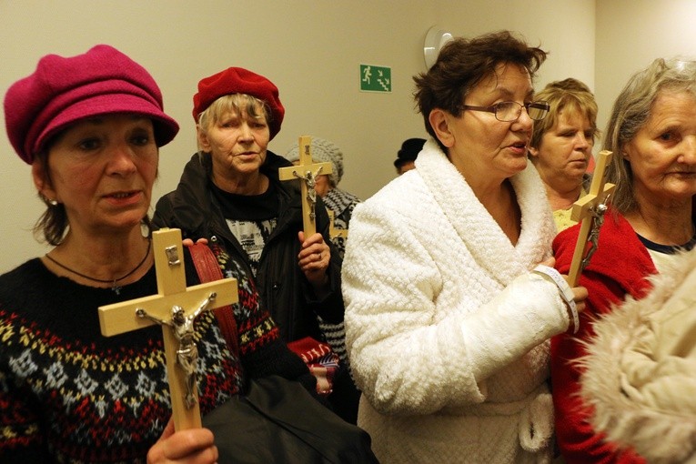 Poświęcenie krzyży w Szpitalu im. T. Marciniaka