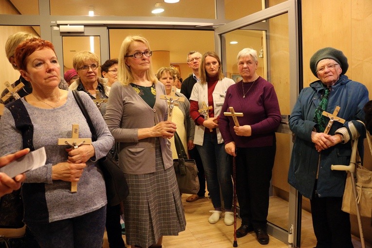 Poświęcenie krzyży w Szpitalu im. T. Marciniaka