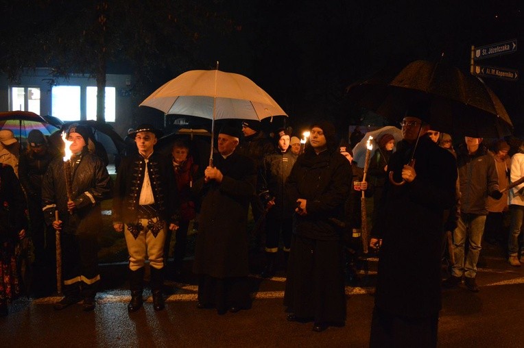 Jezus szedł przez miasto