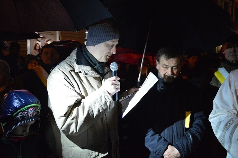 Jezus szedł przez miasto