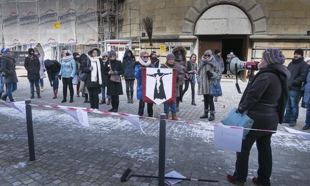Przed katowicką kurią żądały prawa do aborcji 
