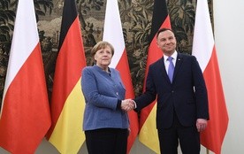 Merkel: Polska daje swój wkład w przyjmowanie uchodźców