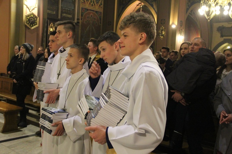 Bierzmowanie w kościele św. Kazimierza w Nowym Sączu