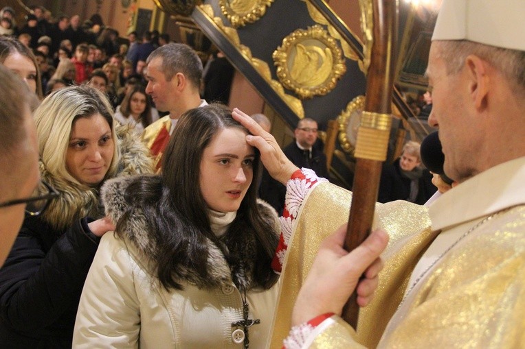 Bierzmowanie w kościele św. Kazimierza w Nowym Sączu