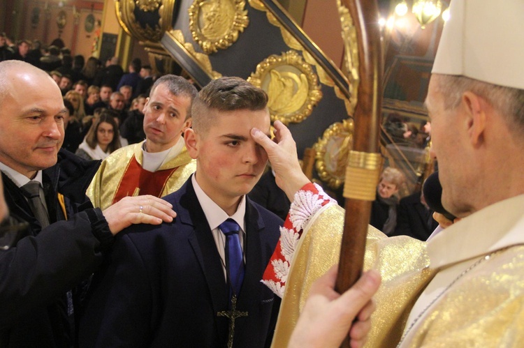 Bierzmowanie w kościele św. Kazimierza w Nowym Sączu