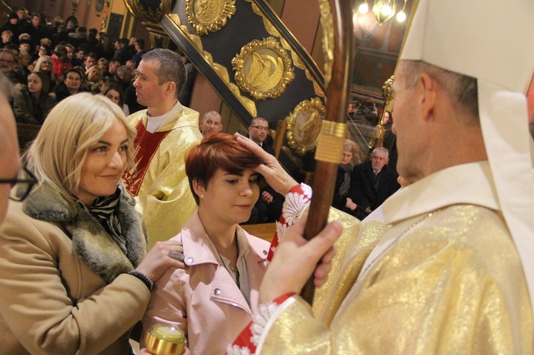 Bierzmowanie w kościele św. Kazimierza w Nowym Sączu