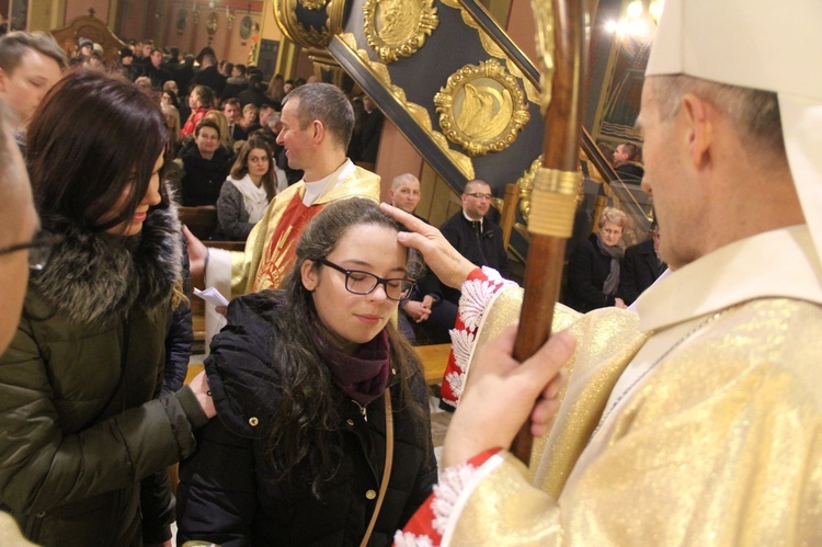 Bierzmowanie w kościele św. Kazimierza w Nowym Sączu