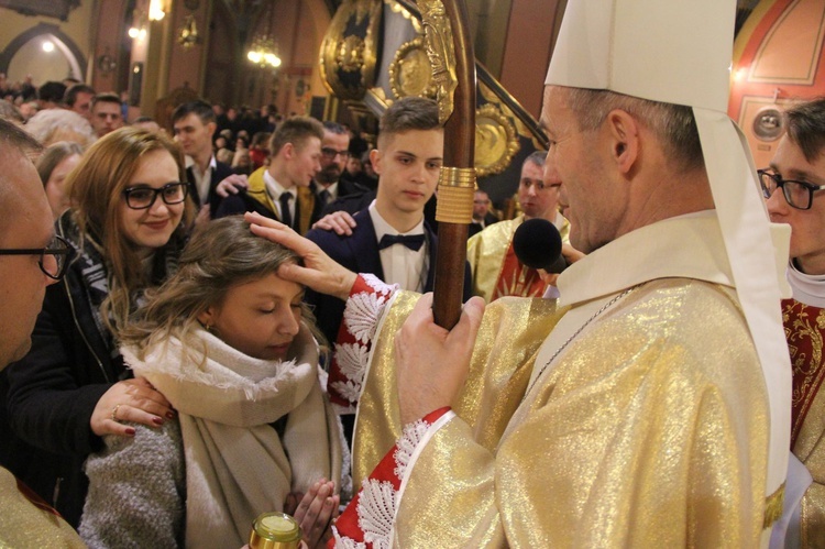 Bierzmowanie w kościele św. Kazimierza w Nowym Sączu