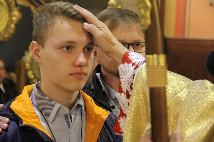 Bierzmowanie w kościele św. Kazimierza w Nowym Sączu