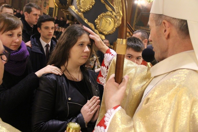 Bierzmowanie w kościele św. Kazimierza w Nowym Sączu