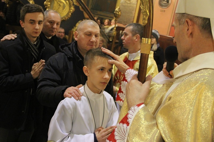 Bierzmowanie w kościele św. Kazimierza w Nowym Sączu