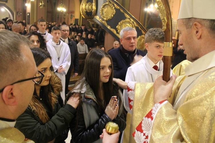 Bierzmowanie w kościele św. Kazimierza w Nowym Sączu