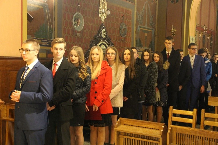 Bierzmowanie w kościele św. Kazimierza w Nowym Sączu