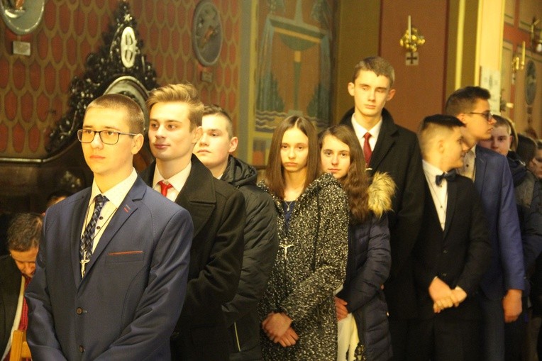 Bierzmowanie w kościele św. Kazimierza w Nowym Sączu