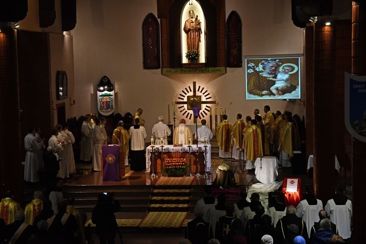 Zawierzenie diecezji i synodu św. Józefowi