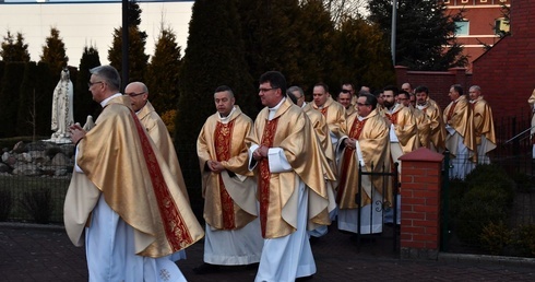 Zawierzenie diecezji i synodu św. Józefowi