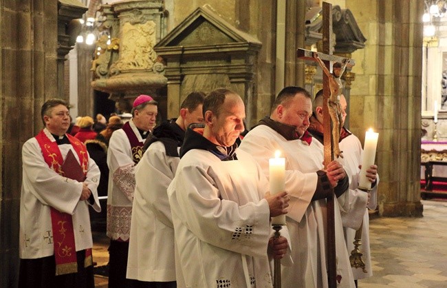 Nabożeństwo dla cierpiących to już tradycja wielkopostna w archidiecezji.