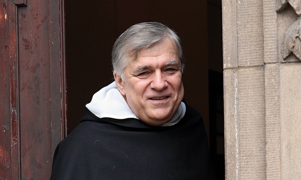 O. Maciej Zięba – dominikanin, teolog, filozof, publicysta, w latach 1998–2006 prowincjał Polskiej Prowincji Dominikanów. Ma 53 lata. Mieszka we Wrocławiu.