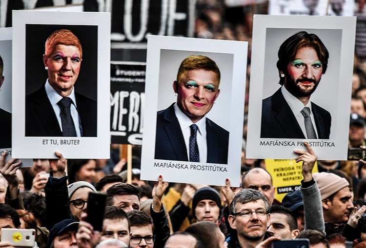 W ostatni piątek w 30 miastach na Słowacji odbywały się wiece protestacyjne przeciwko rządom partii Smer i premiera Ficy.