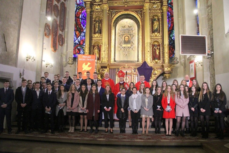 Bierzmowanie w nowosądeckiej bazylice, cz. I