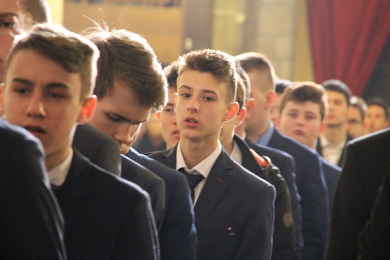 Bierzmowanie w nowosądeckiej bazylice, cz. I