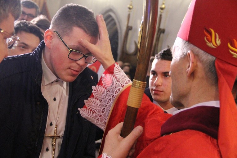 Bierzmowanie w nowosądeckiej bazylice, cz. I