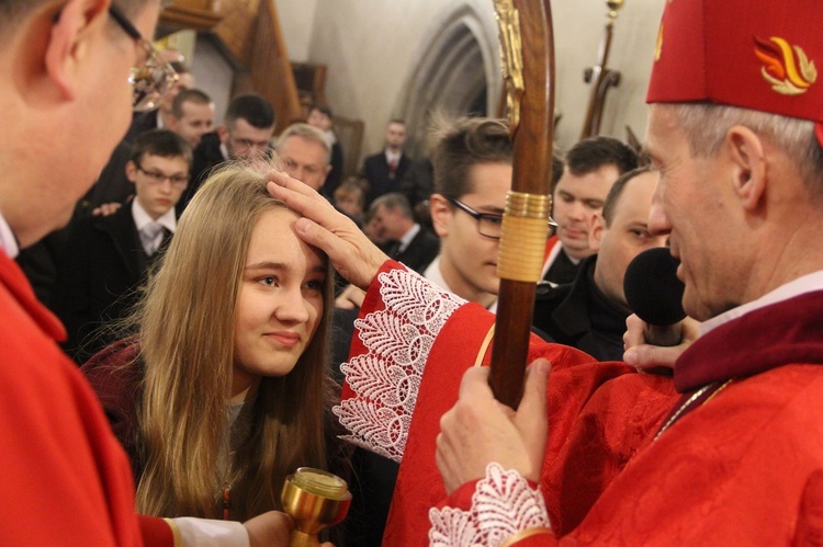 Bierzmowanie w nowosądeckiej bazylice, cz. II