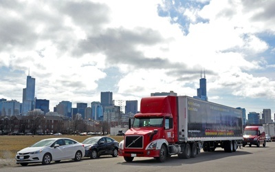 Ciężarówka "German Death Camps" na ulicach Chicago