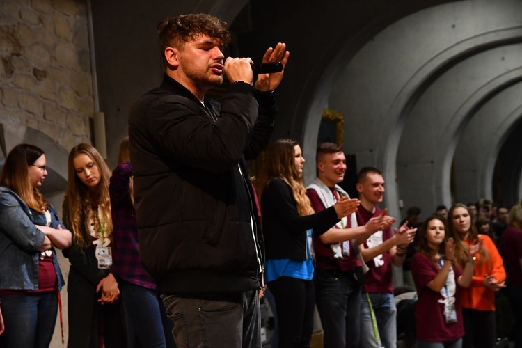 Pielgrzymka maturzystów - aula i bazylika