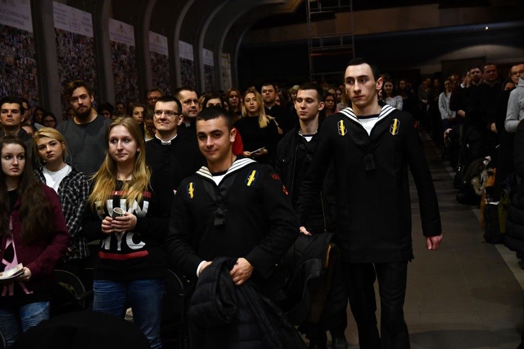 Pielgrzymka maturzystów - aula i bazylika