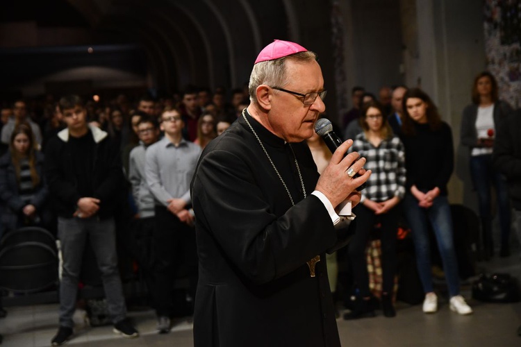 Pielgrzymka maturzystów - aula i bazylika