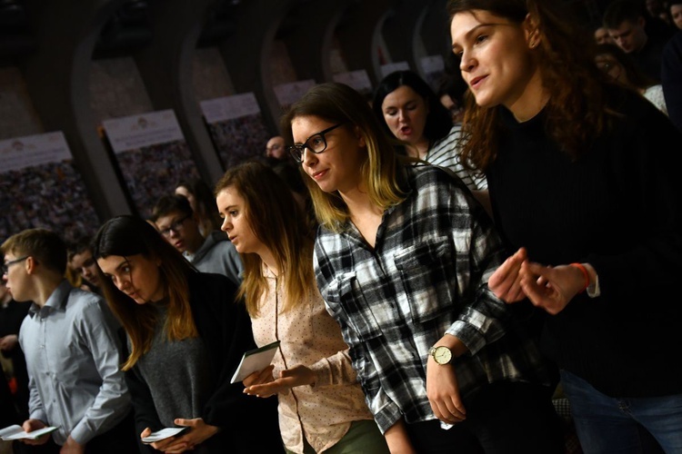 Pielgrzymka maturzystów - aula i bazylika