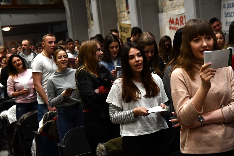 Pielgrzymka maturzystów - aula i bazylika