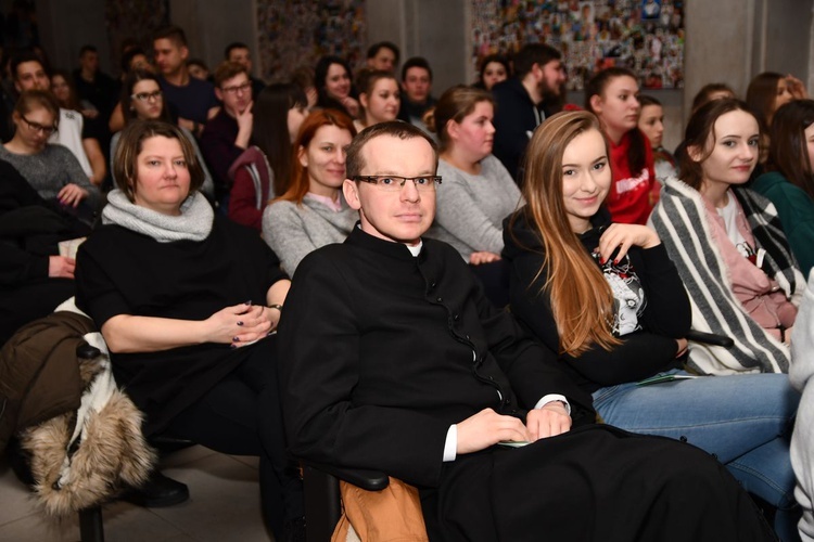 Pielgrzymka maturzystów - aula i bazylika