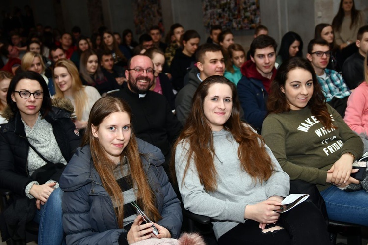 Pielgrzymka maturzystów - aula i bazylika