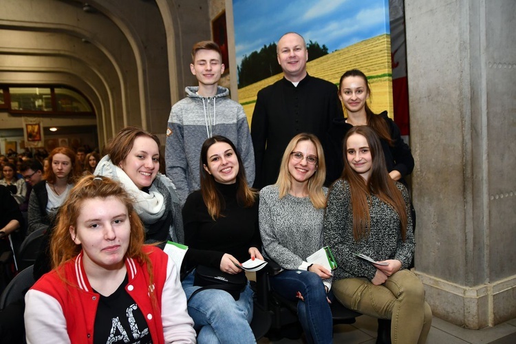 Pielgrzymka maturzystów - aula i bazylika