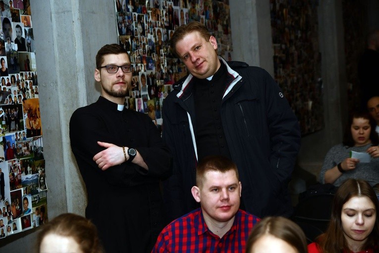 Pielgrzymka maturzystów - aula i bazylika