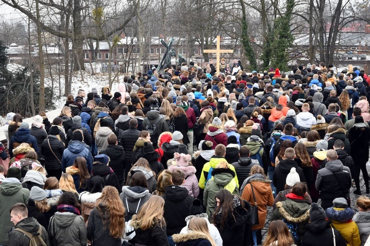 Pielgrzymka maturzystów - Droga Krzyżowa