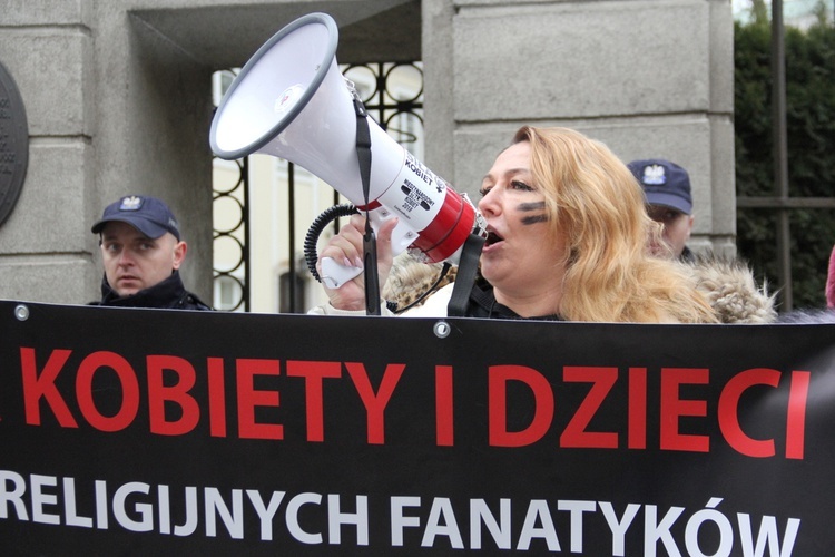 Biały i Czarny piątek w Warszawie