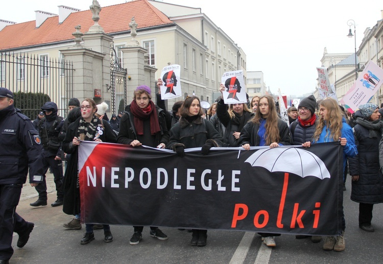 Biały i Czarny piątek w Warszawie